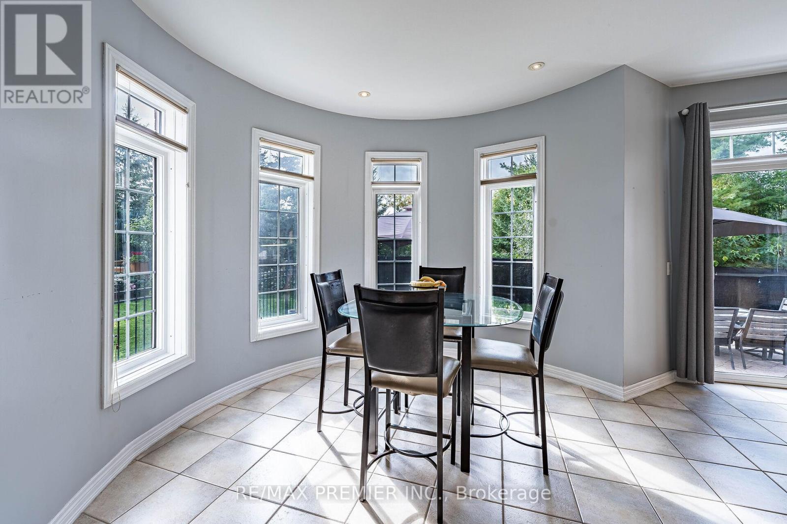 56 Wicker Drive, Richmond Hill, Ontario  L4E 4T5 - Photo 4 - N12462352