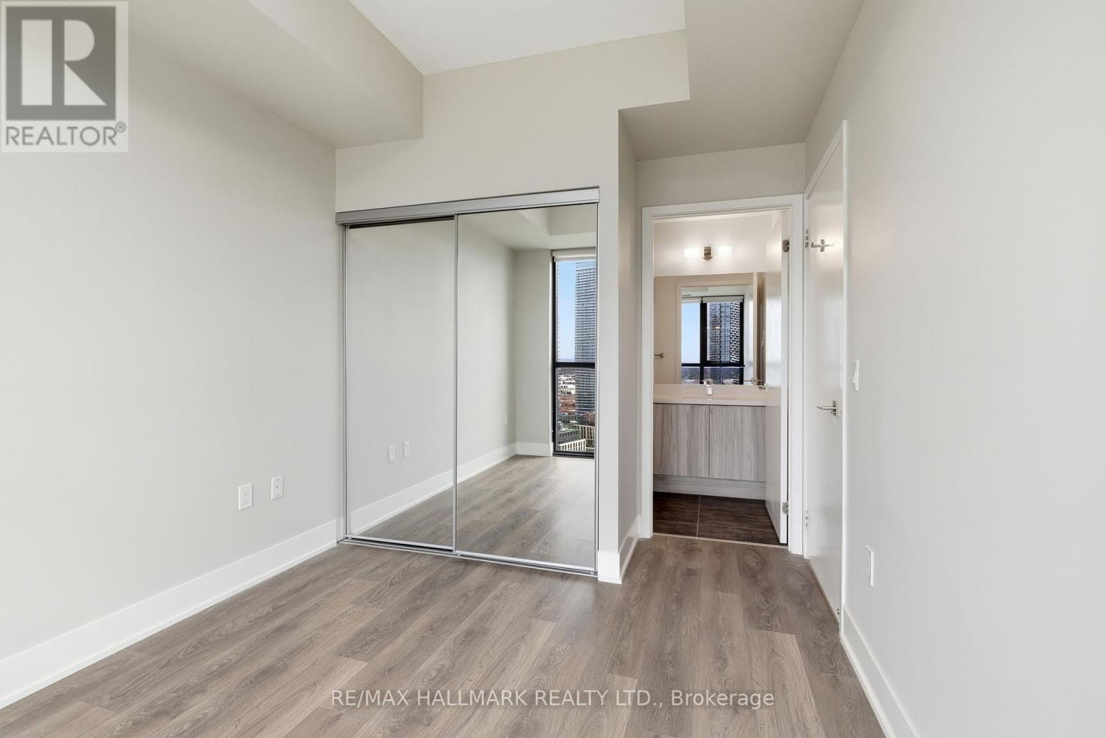 2406 - 2916 Highway 7 Road W, Vaughan, Ontario  L4A 0T7 - Photo 12 - N12462357