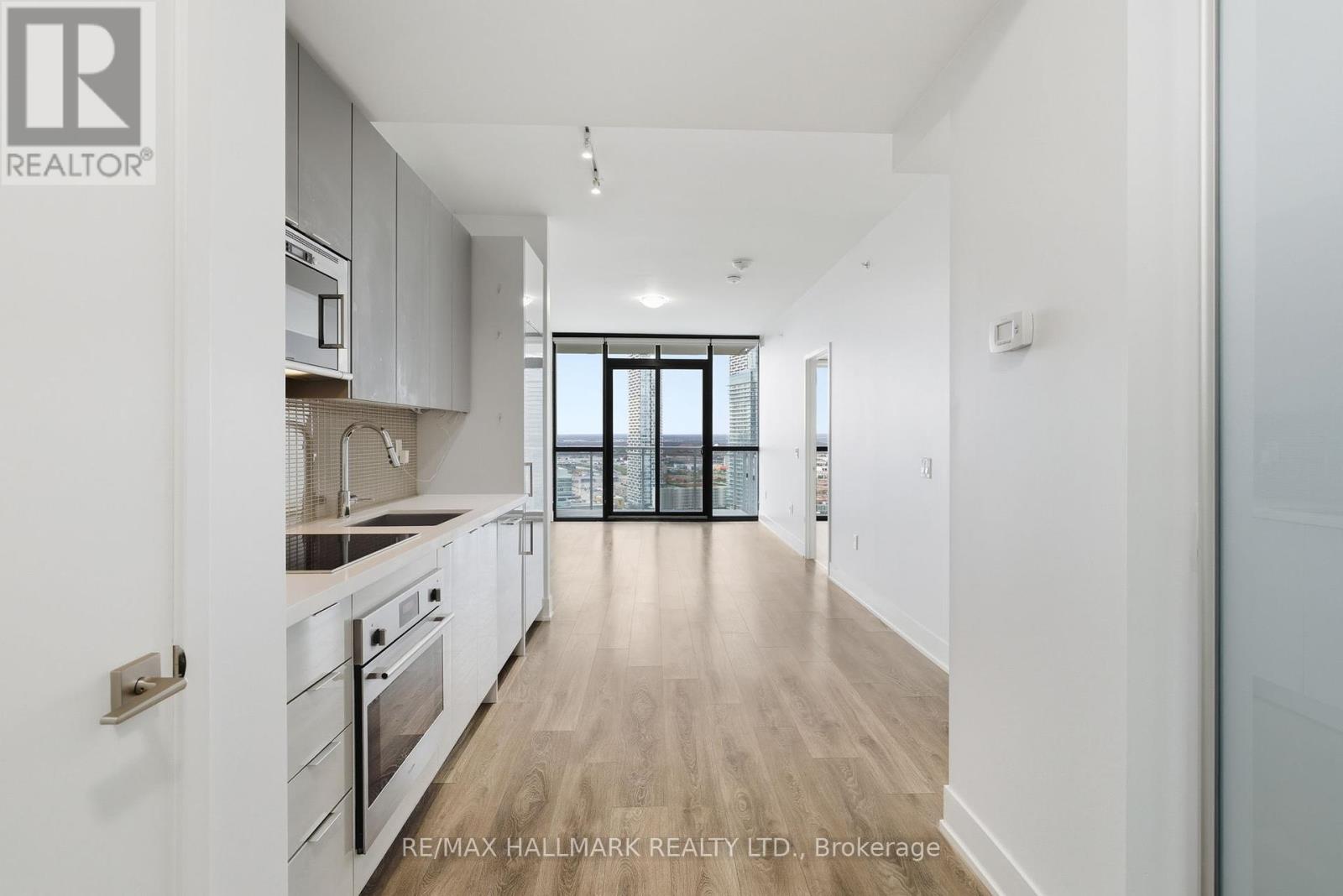 2406 - 2916 Highway 7 Road W, Vaughan, Ontario  L4A 0T7 - Photo 5 - N12462357
