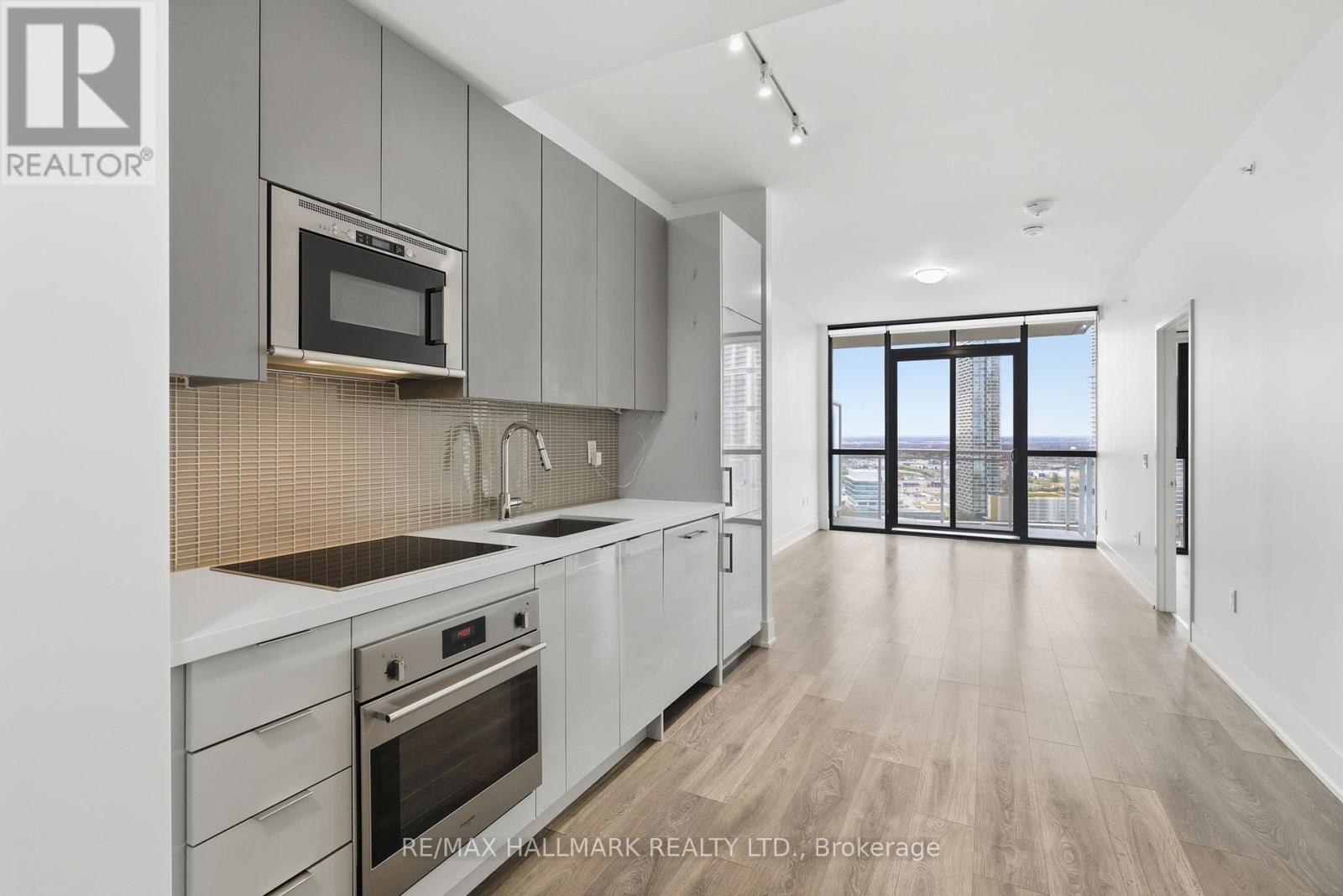 2406 - 2916 Highway 7 Road W, Vaughan, Ontario  L4A 0T7 - Photo 6 - N12462357