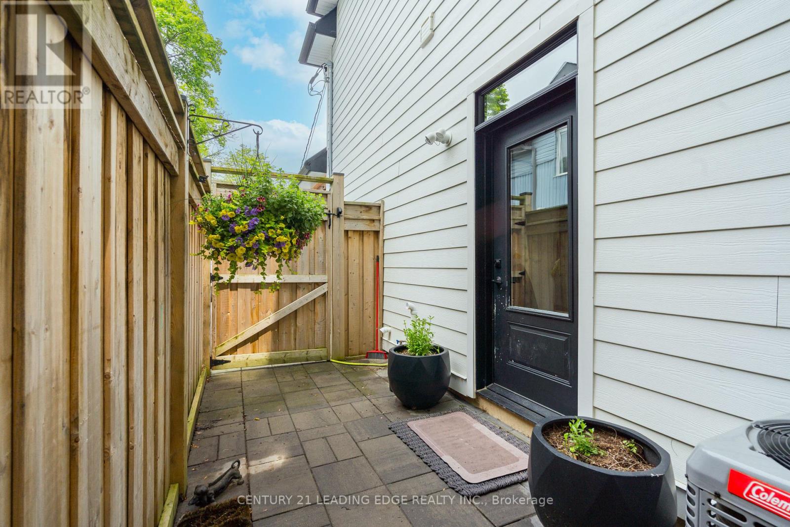 30 Victoria Street, Whitchurch-Stouffville, Ontario  L4A 3R7 - Photo 35 - N12462360
