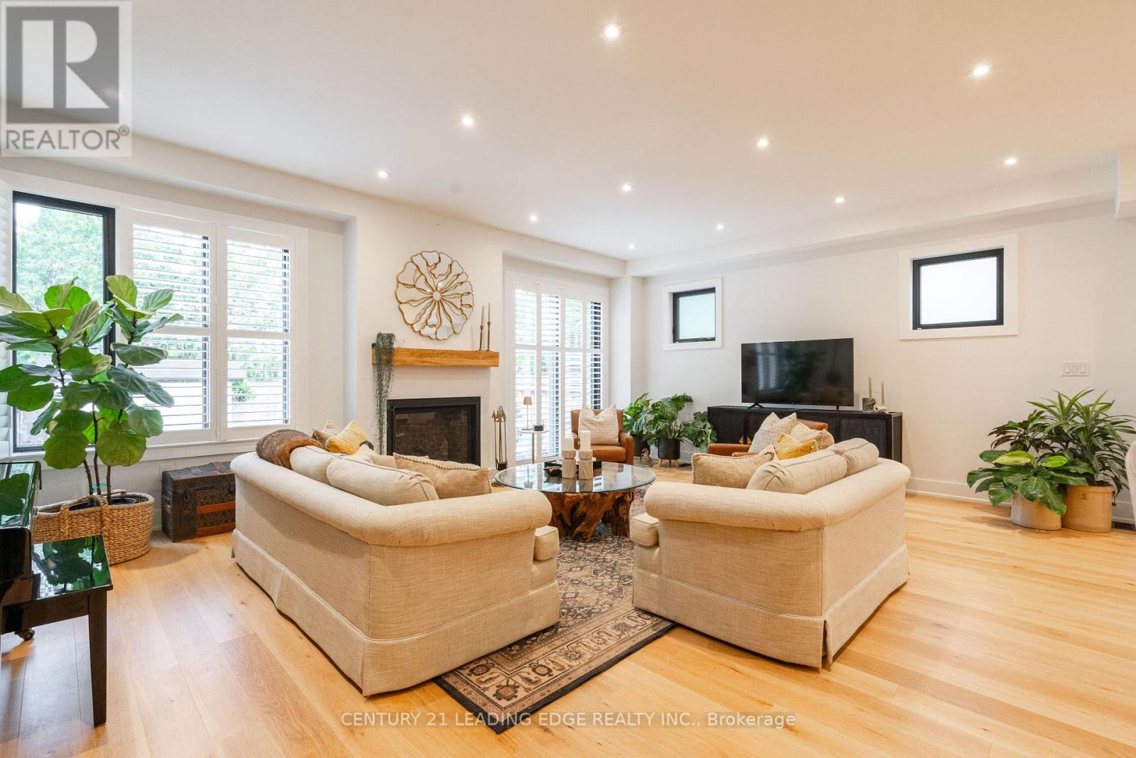 30 Victoria Street, Whitchurch-Stouffville, Ontario  L4A 3R7 - Photo 8 - N12462360