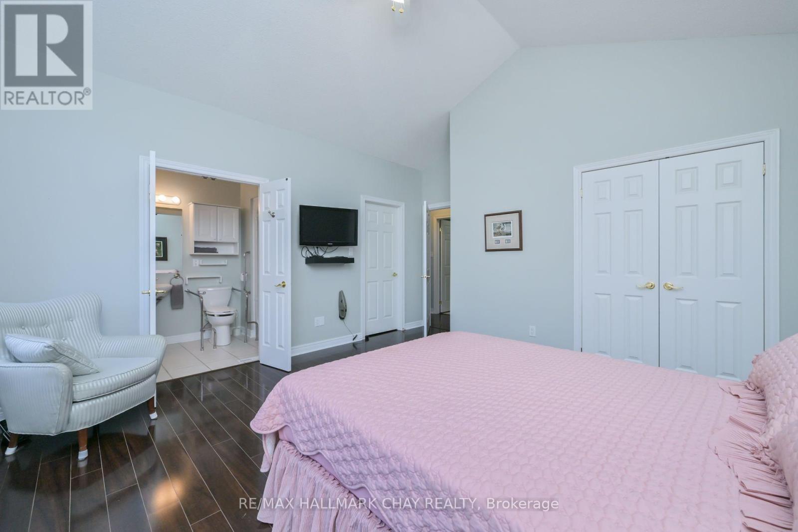 35 Via Amici, New Tecumseth, Ontario  L9R 2C2 - Photo 18 - N12462390