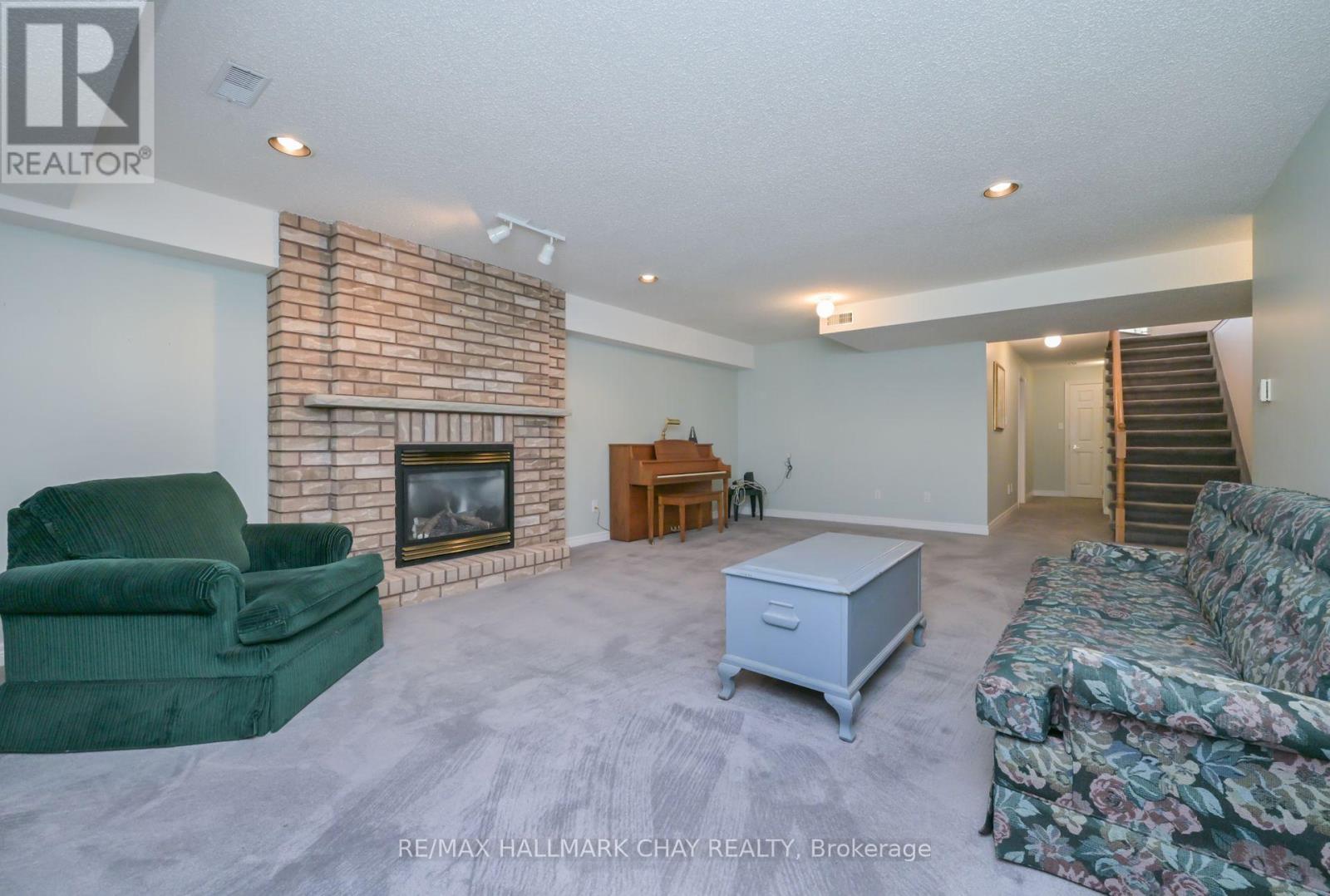35 Via Amici, New Tecumseth, Ontario  L9R 2C2 - Photo 24 - N12462390