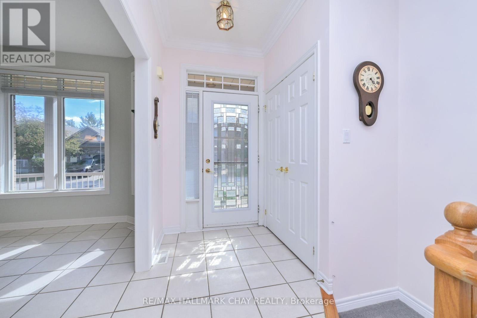 35 Via Amici, New Tecumseth, Ontario  L9R 2C2 - Photo 4 - N12462390