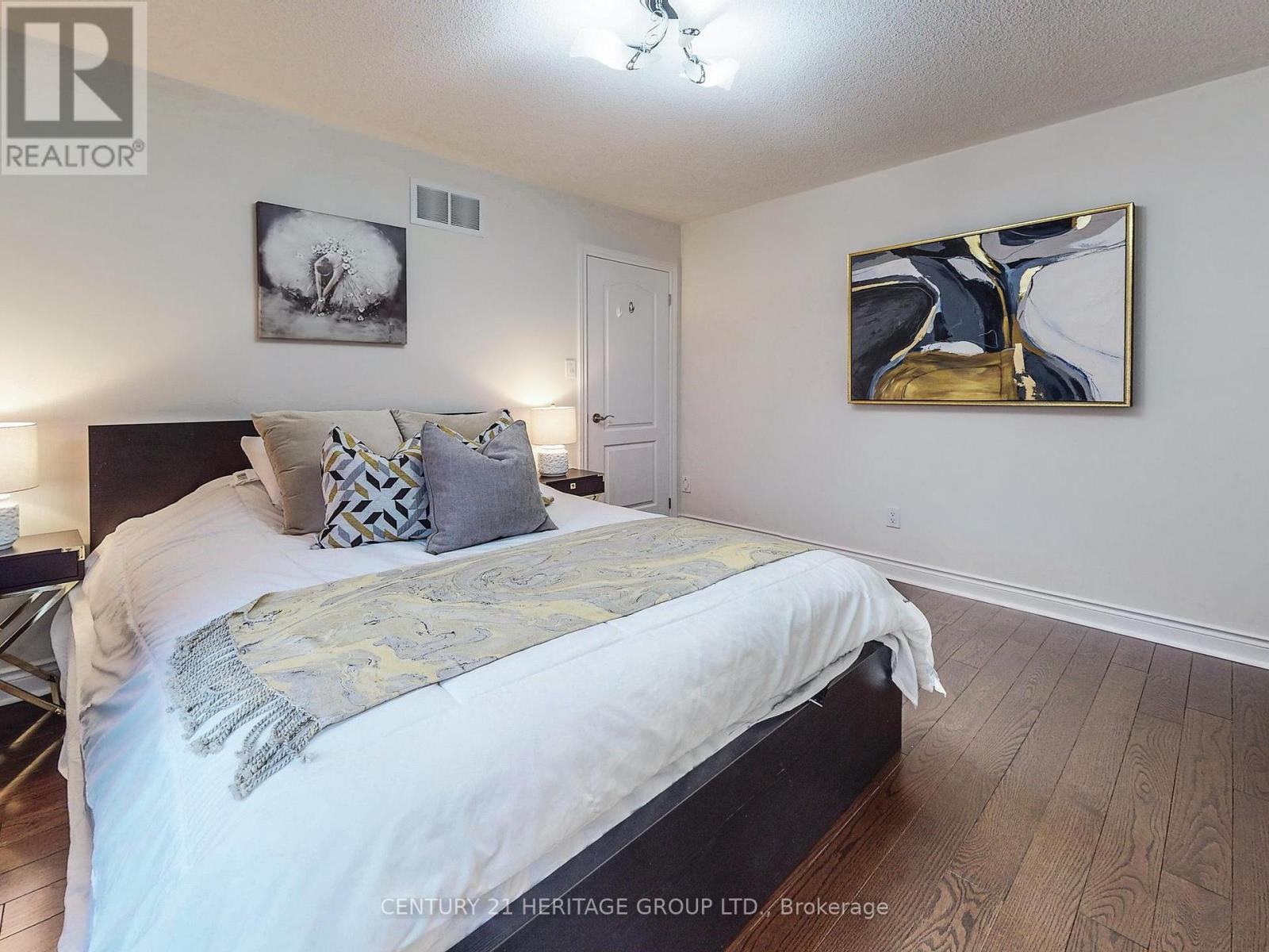 1062 Blackhall Crescent, Newmarket, Ontario  L3X 0B3 - Photo 30 - N12462391