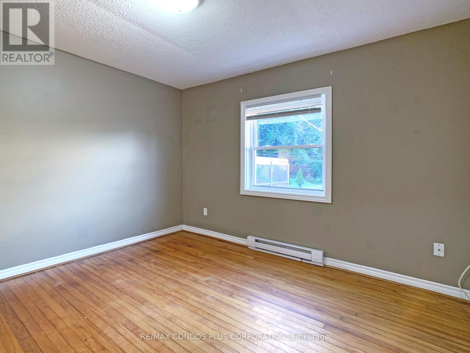 20 Joan Street, Georgina, Ontario  L0E 1R0 - Photo 10 - N12462438