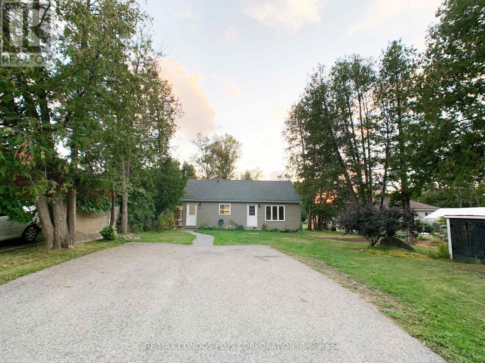 20 Joan Street, Georgina, Ontario  L0E 1R0 - Photo 2 - N12462438