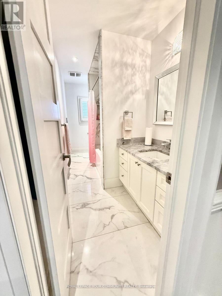 20 White Lodge Crescent N, Richmond Hill, Ontario  L4C 8Z7 - Photo 19 - N12462478