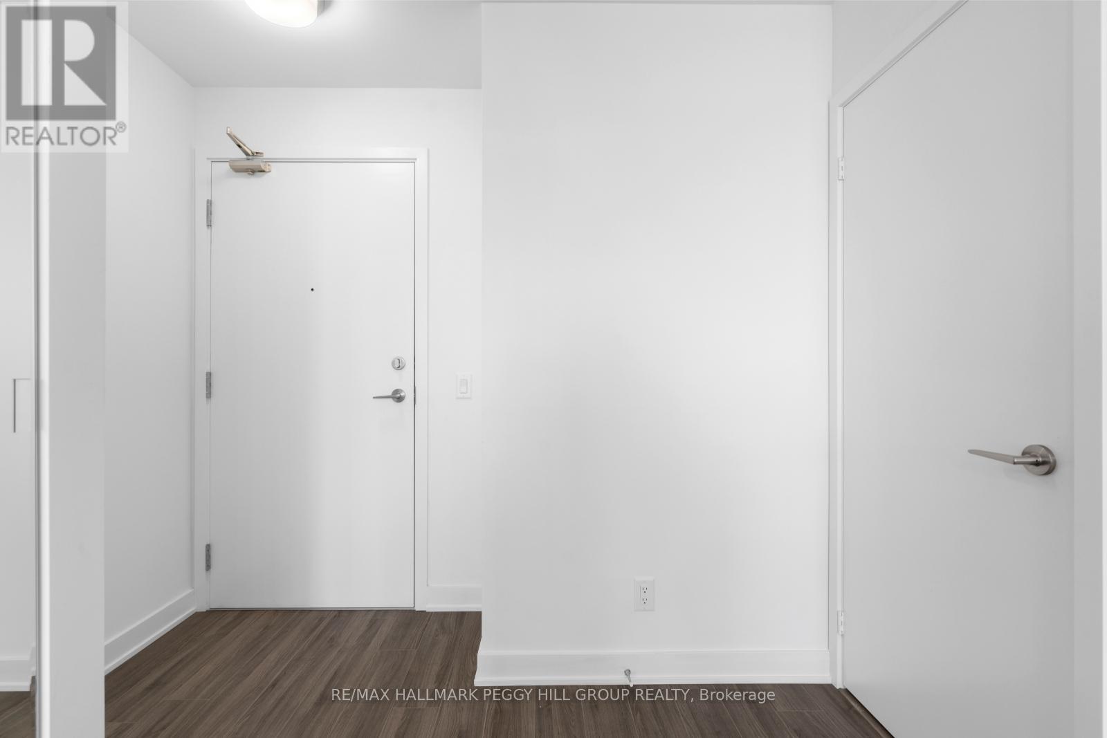 502 - 681 Yonge Street, Barrie, Ontario  L4N 4E8 - Photo 3 - S12462418