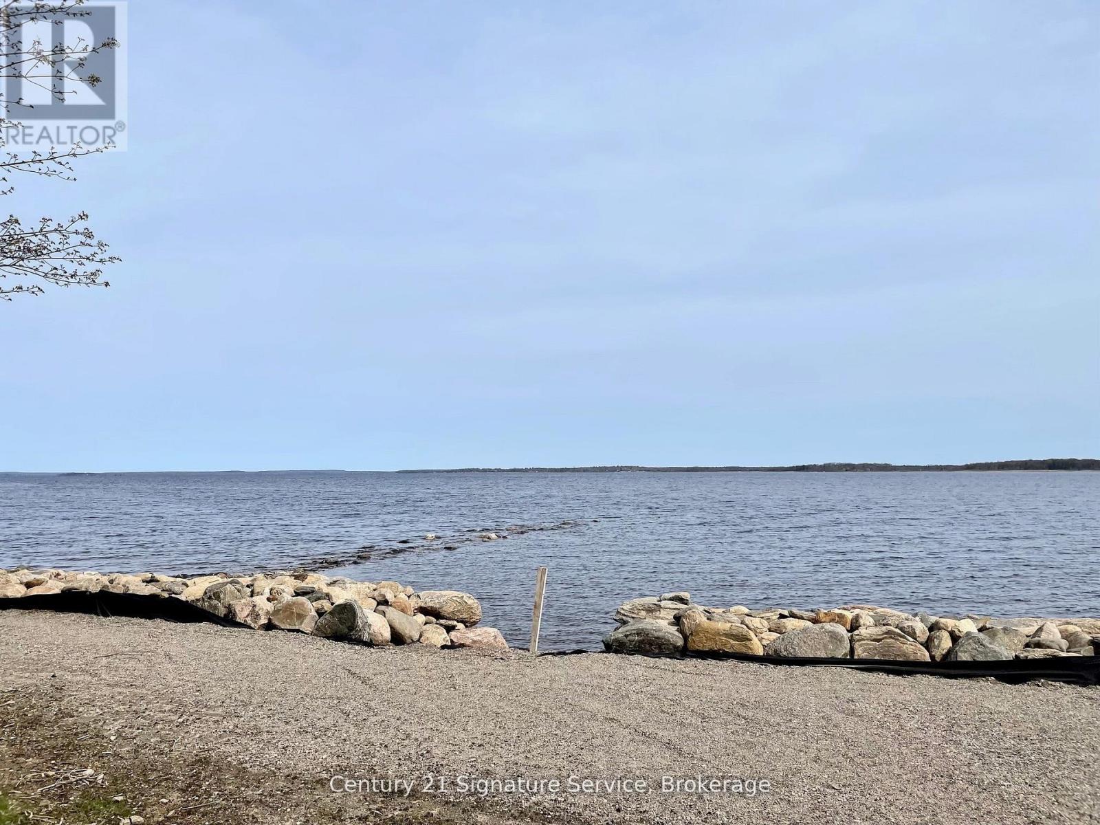 257 Robins Point Road, Tay, Ontario  L0K 2A0 - Photo 7 - S12462446