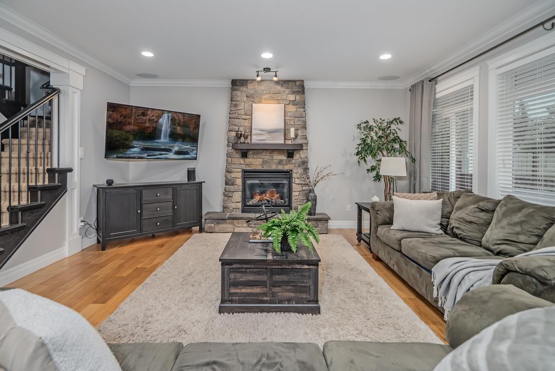 35588 Angus Crescent, Abbotsford, British Columbia  V3G 0A3 - Photo 4 - R3057850