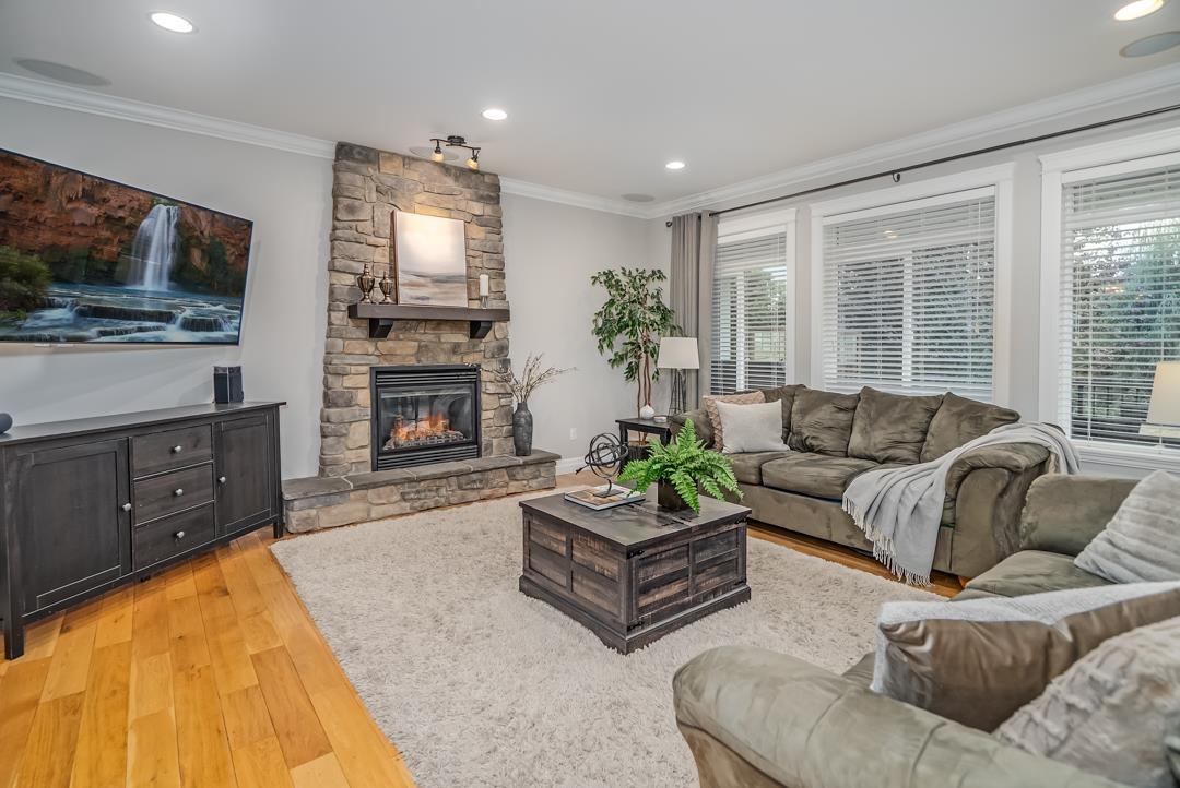 35588 Angus Crescent, Abbotsford, British Columbia  V3G 0A3 - Photo 3 - R3057850