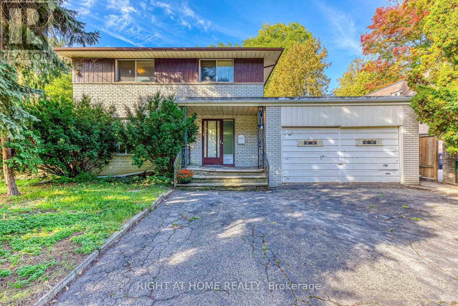 2572 Islington Avenue, Toronto, Ontario  M9V 2X2 - Photo 2 - W12462294