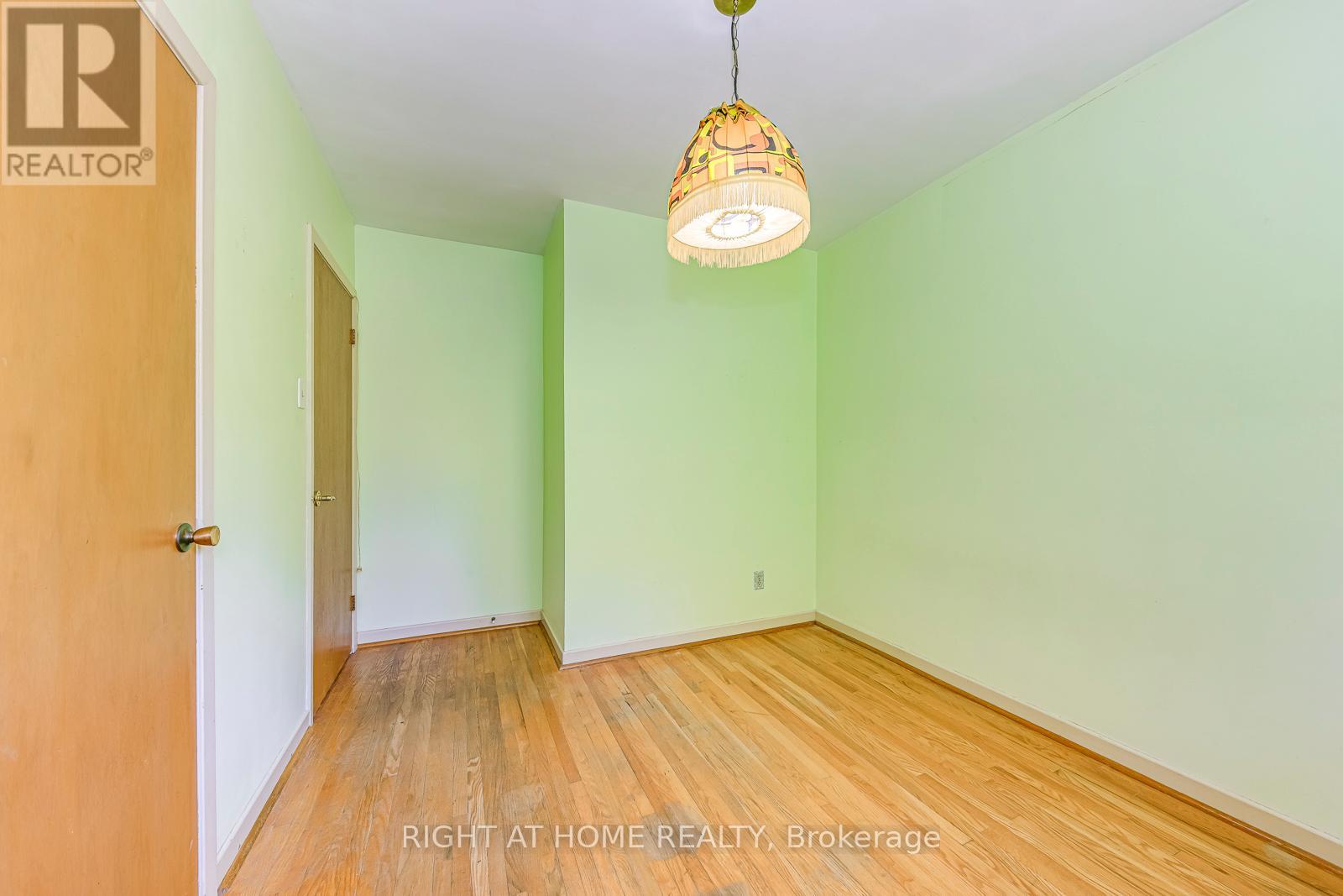 2572 Islington Avenue, Toronto, Ontario  M9V 2X2 - Photo 24 - W12462294