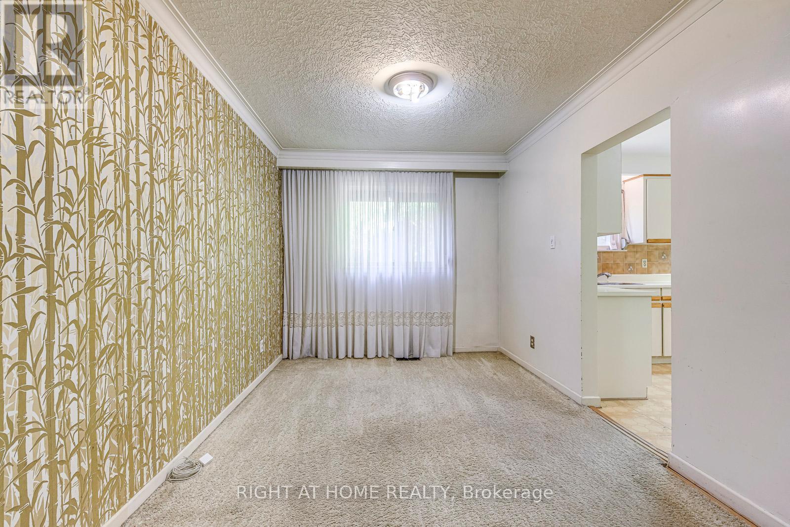 2572 Islington Avenue, Toronto, Ontario  M9V 2X2 - Photo 9 - W12462294