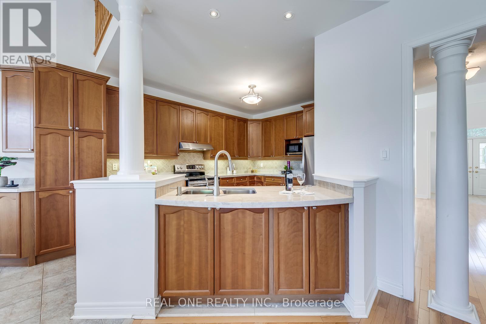 2333 Presquile Drive, Oakville, Ontario  L6H 7J8 - Photo 15 - W12462299