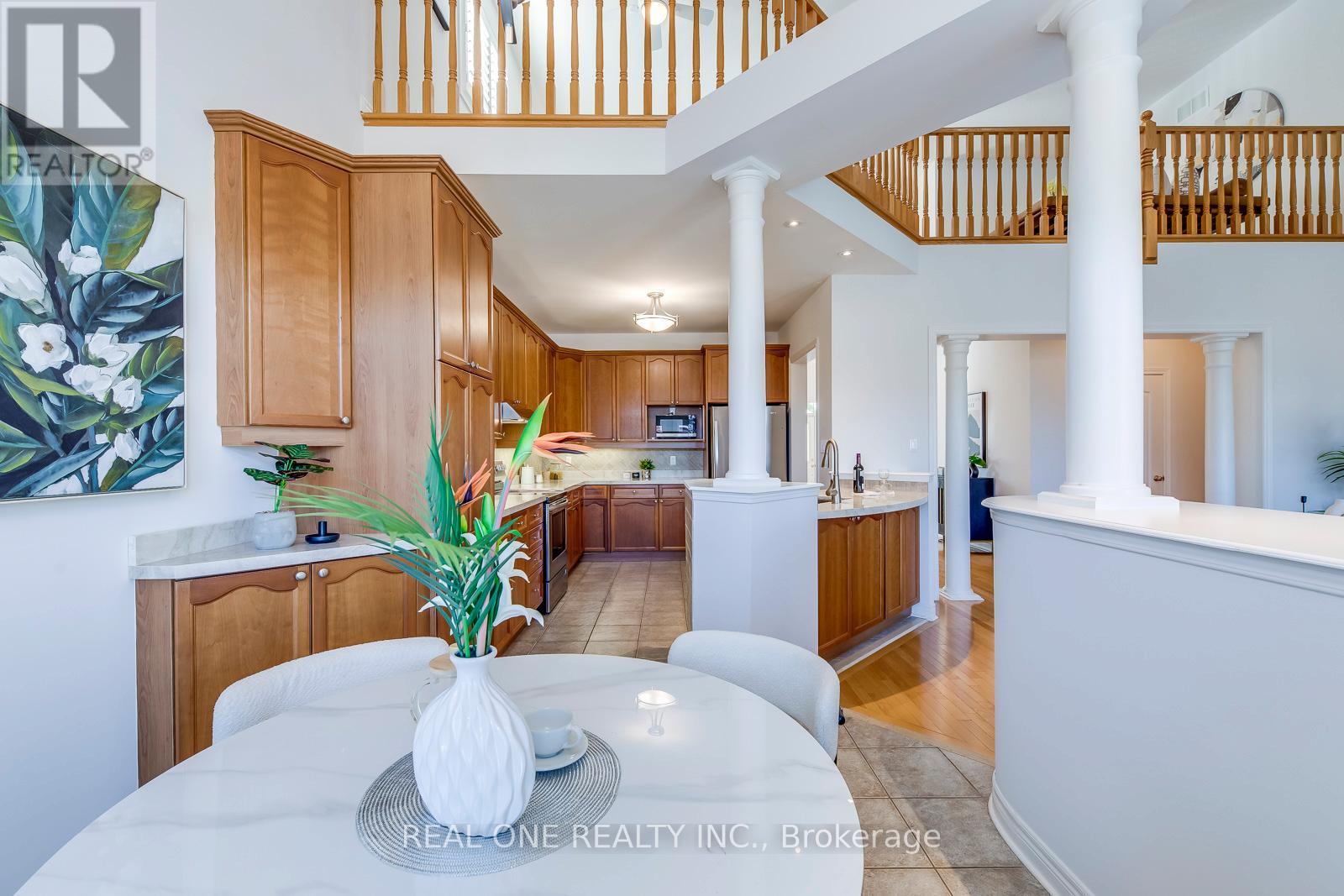 2333 Presquile Drive, Oakville, Ontario  L6H 7J8 - Photo 21 - W12462299