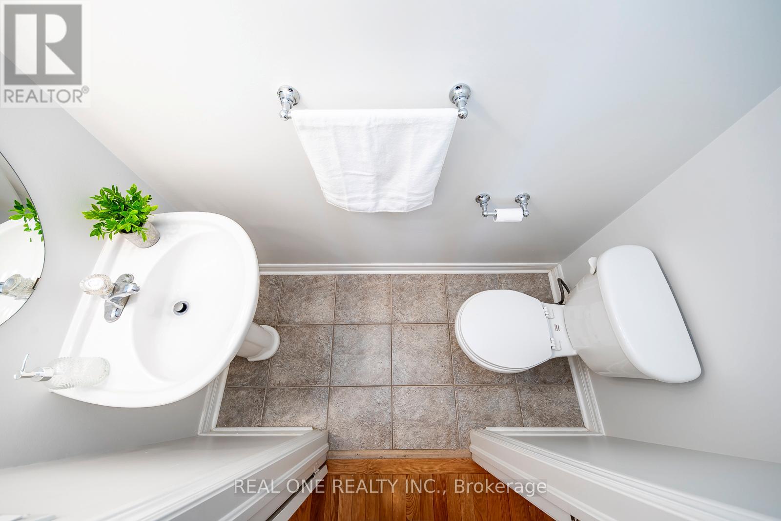 2333 Presquile Drive, Oakville, Ontario  L6H 7J8 - Photo 22 - W12462299