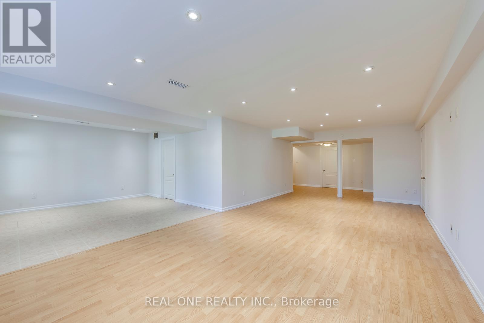 2333 Presquile Drive, Oakville, Ontario  L6H 7J8 - Photo 38 - W12462299