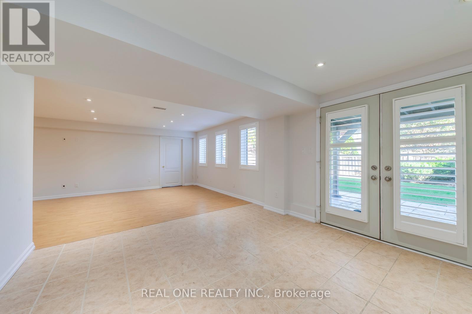 2333 Presquile Drive, Oakville, Ontario  L6H 7J8 - Photo 40 - W12462299