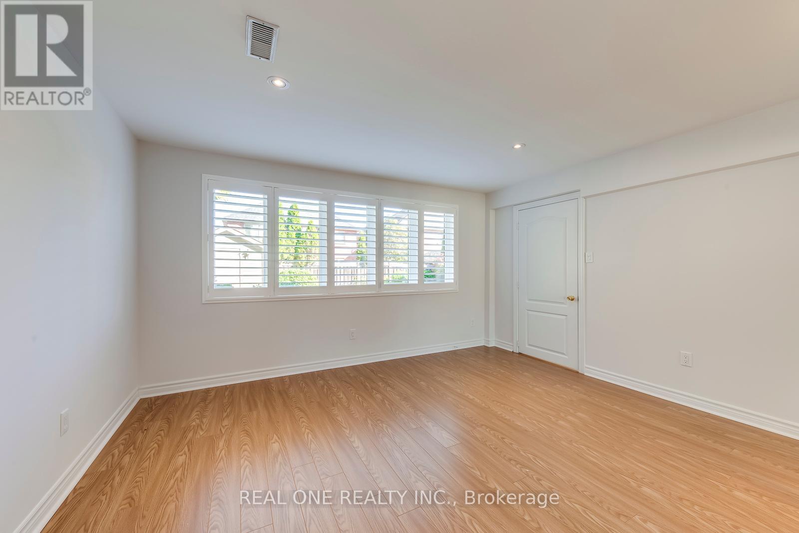 2333 Presquile Drive, Oakville, Ontario  L6H 7J8 - Photo 41 - W12462299