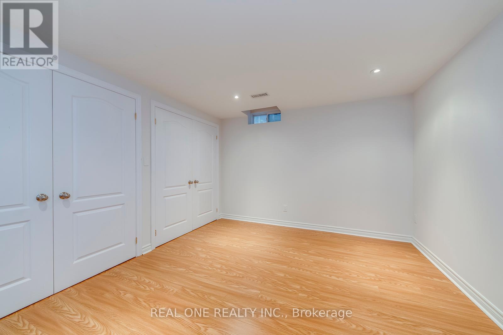 2333 Presquile Drive, Oakville, Ontario  L6H 7J8 - Photo 42 - W12462299