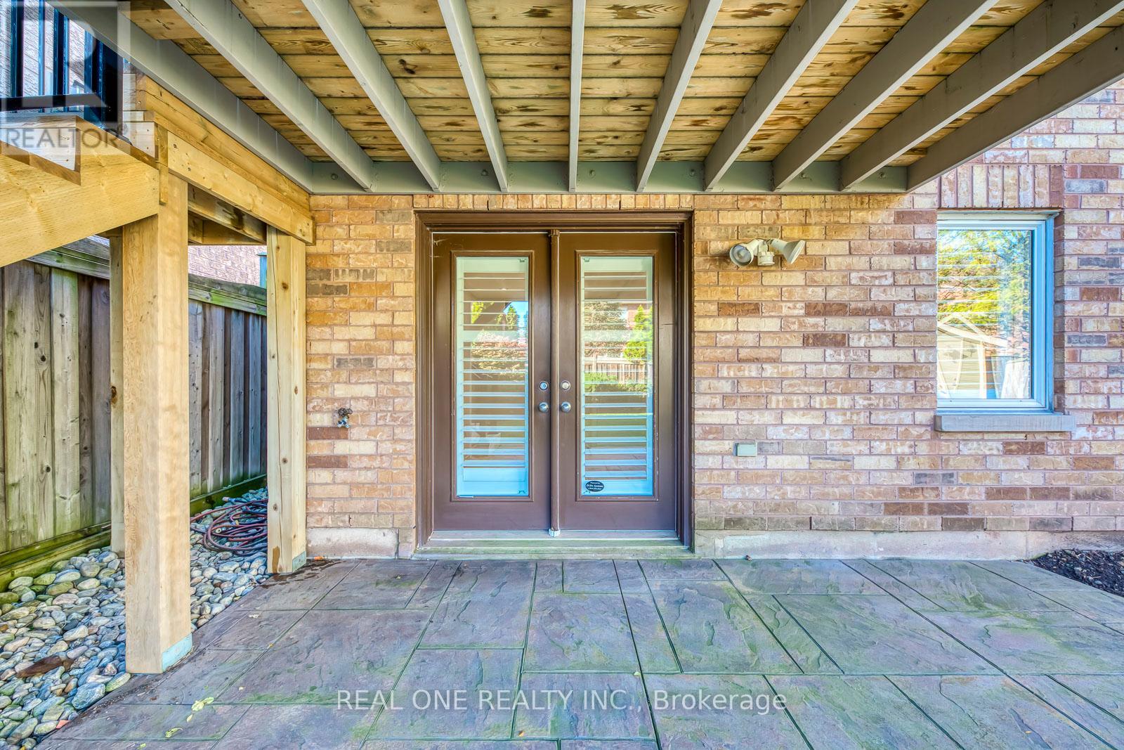 2333 Presquile Drive, Oakville, Ontario  L6H 7J8 - Photo 44 - W12462299