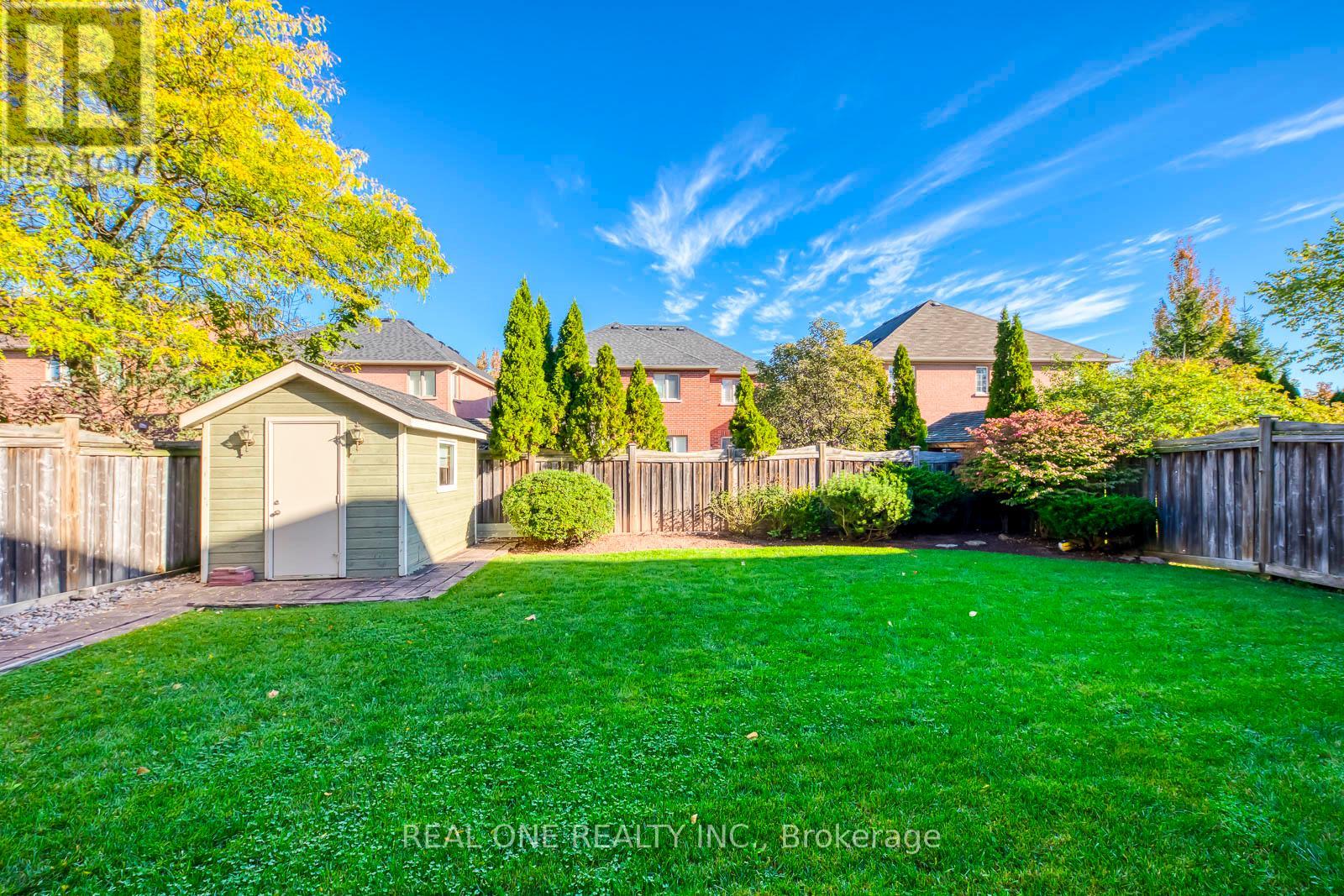 2333 Presquile Drive, Oakville, Ontario  L6H 7J8 - Photo 48 - W12462299