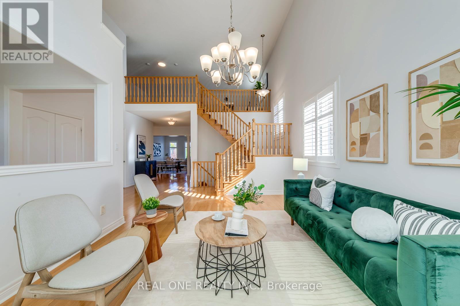 2333 Presquile Drive, Oakville, Ontario  L6H 7J8 - Photo 7 - W12462299