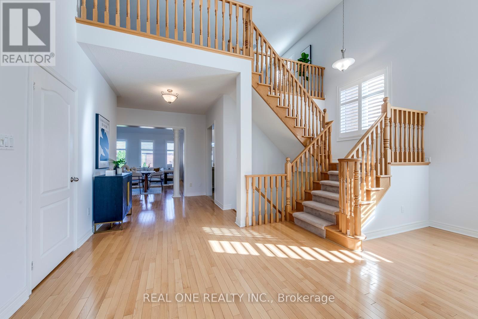 2333 Presquile Drive, Oakville, Ontario  L6H 7J8 - Photo 8 - W12462299