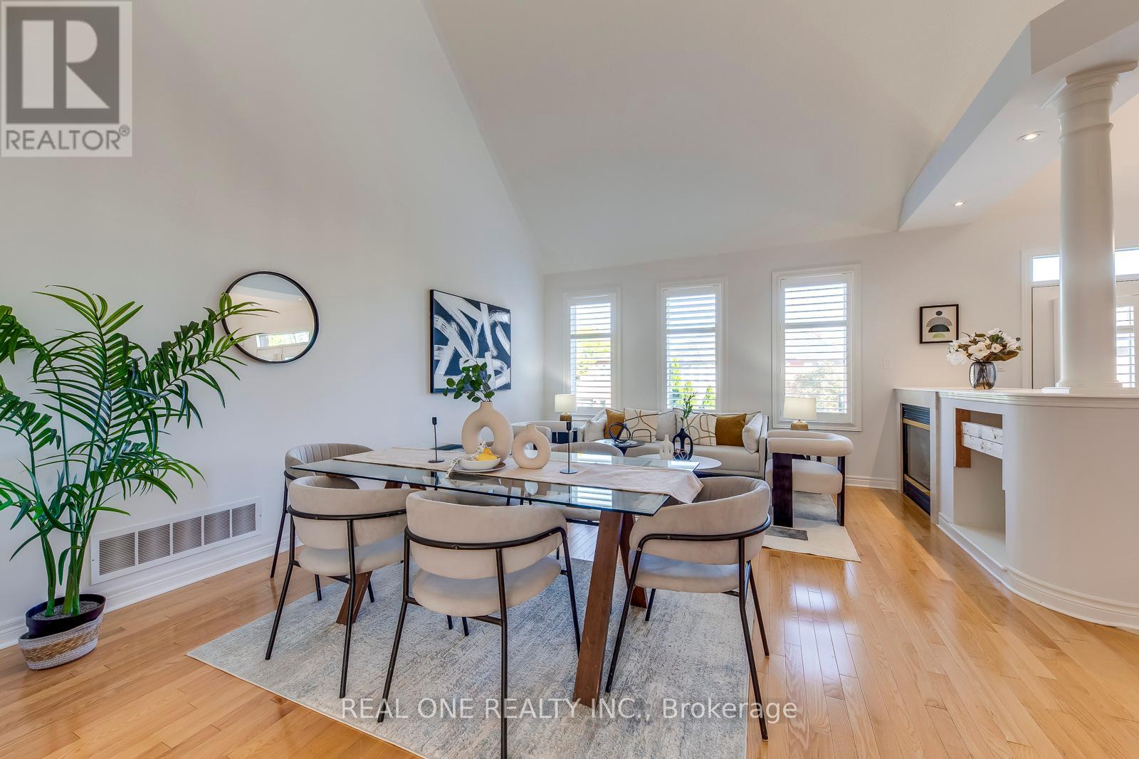 2333 Presquile Drive, Oakville, Ontario  L6H 7J8 - Photo 9 - W12462299