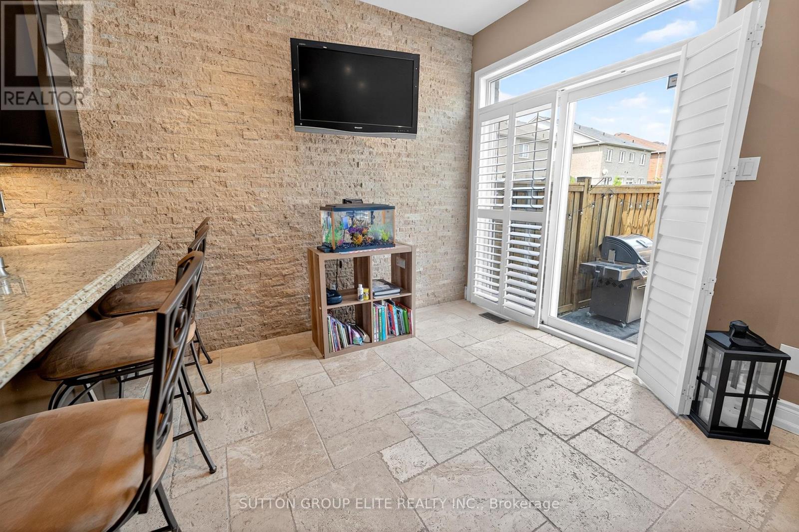 4307 Trail Blazer Way, Mississauga, Ontario  L5R 0A9 - Photo 13 - W12462304