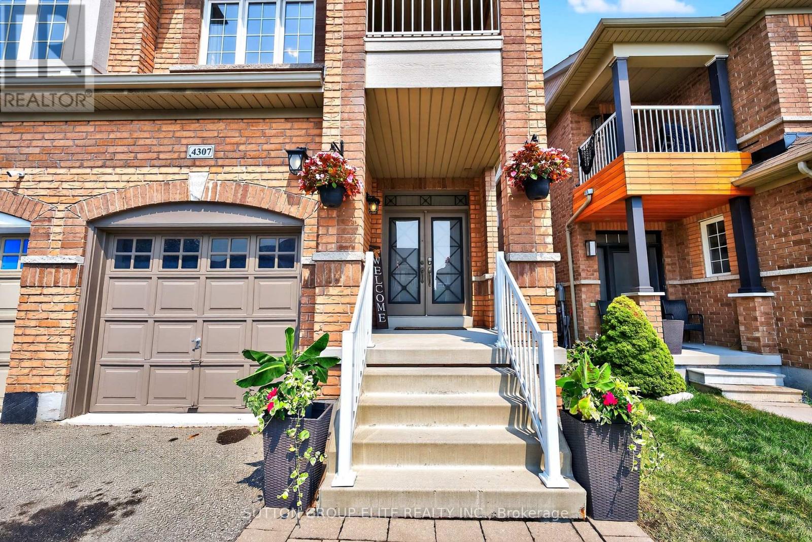 4307 Trail Blazer Way, Mississauga, Ontario  L5R 0A9 - Photo 3 - W12462304