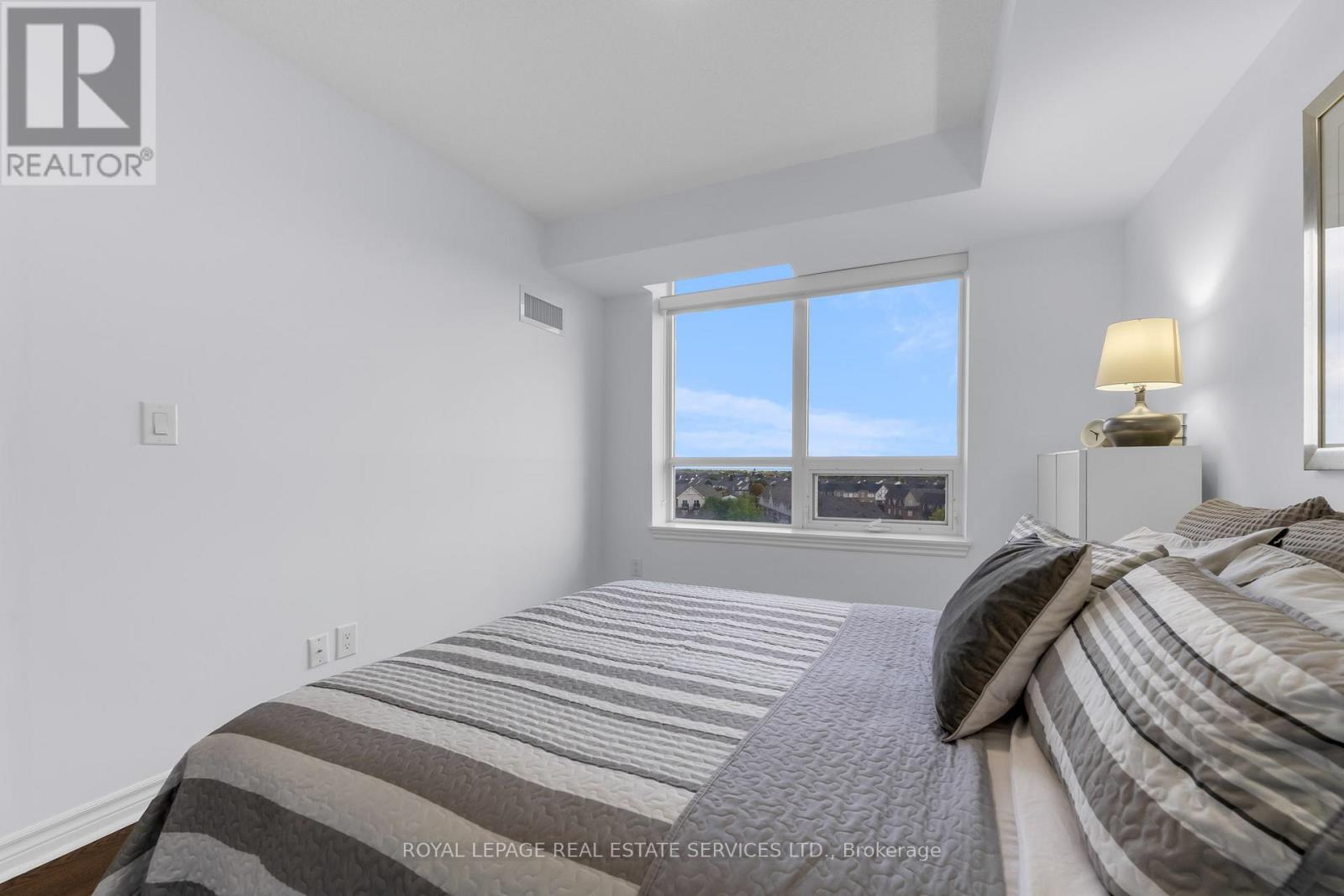 708 - 2379 Central Park Drive, Oakville, Ontario  L6H 0E4 - Photo 9 - W12462313