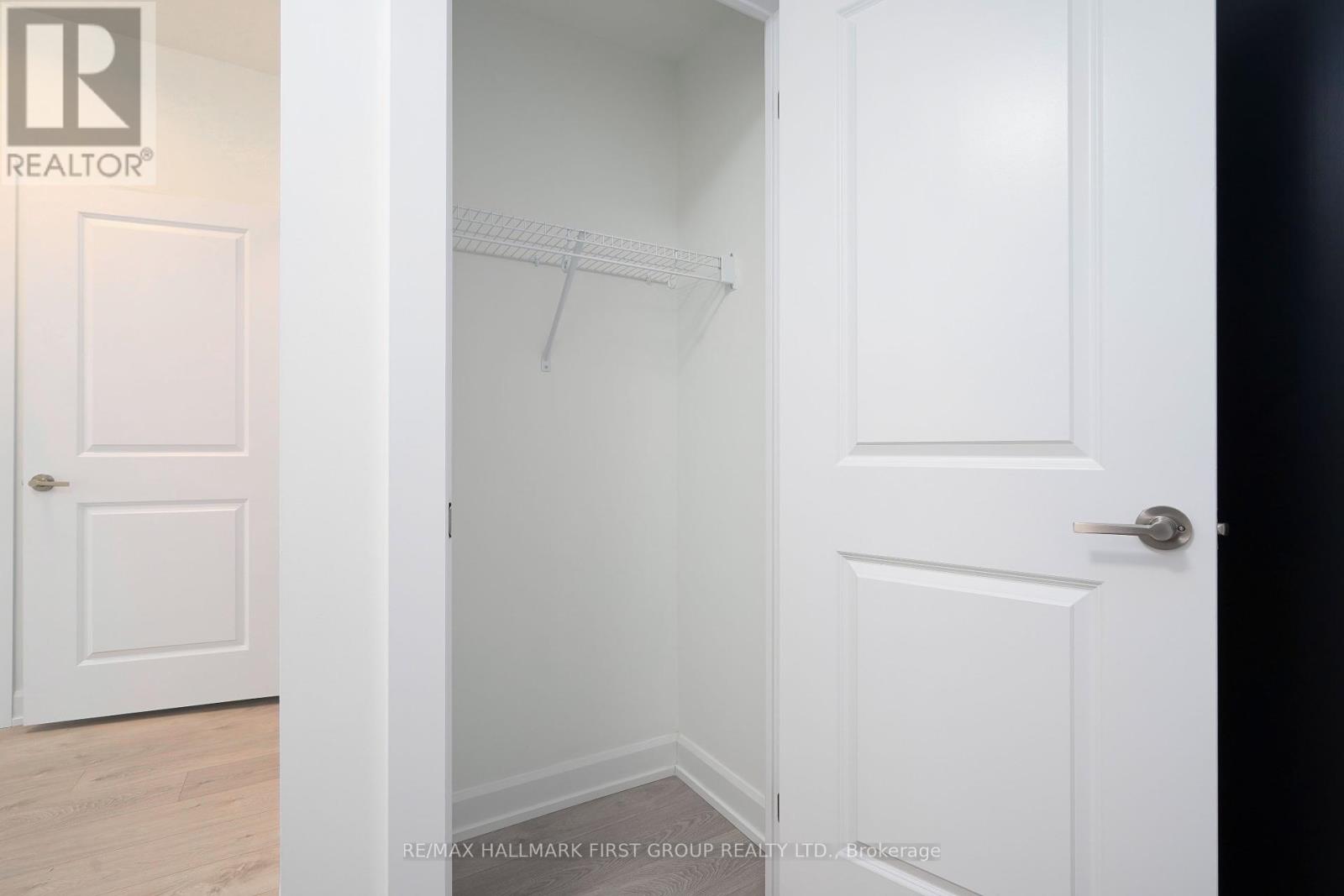 813 - 3220 William Coltson Avenue, Oakville, Ontario  L6H 7X9 - Photo 10 - W12462316