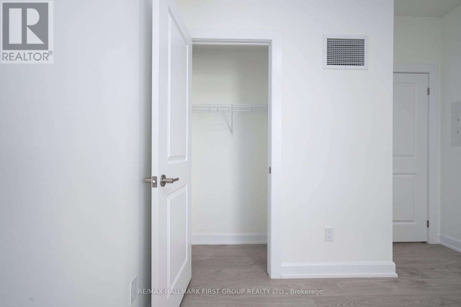 813 - 3220 William Coltson Avenue, Oakville, Ontario  L6H 7X9 - Photo 19 - W12462316