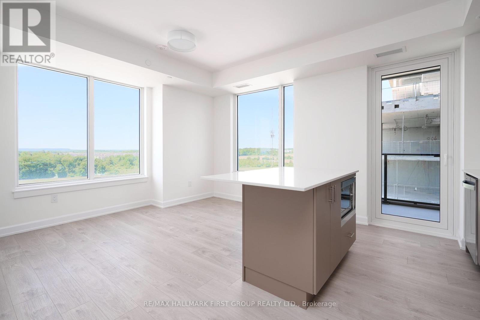 813 - 3220 William Coltson Avenue, Oakville, Ontario  L6H 7X9 - Photo 9 - W12462316
