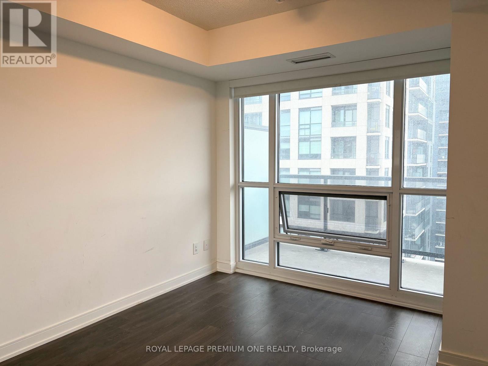 2111 - 30 Samuel Wood Way, Toronto, Ontario  M5B 1L4 - Photo 4 - W12462327