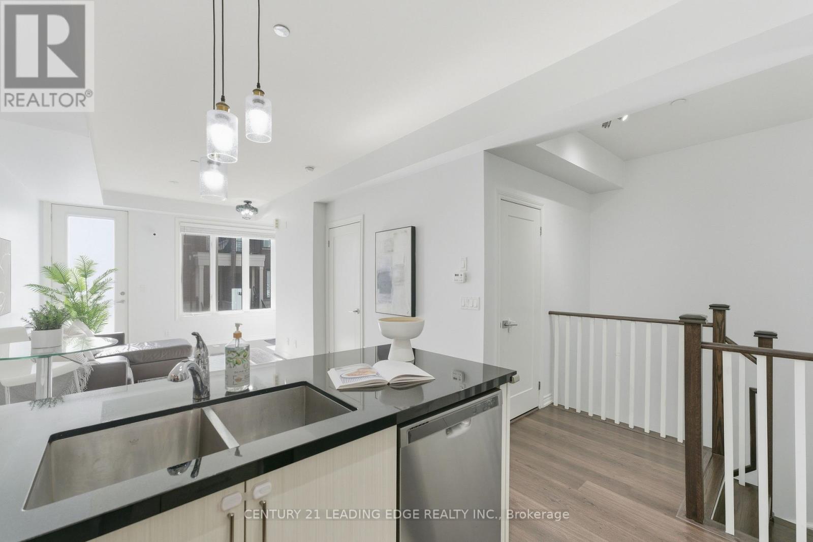 20 - 140 Long Branch Avenue, Toronto, Ontario  M8W 0B1 - Photo 24 - W12462330