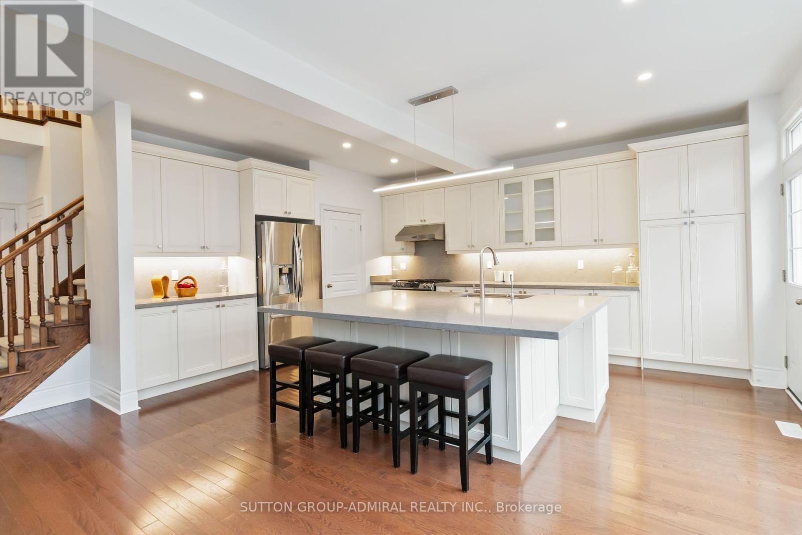 3301 Skipton Lane, Oakville, Ontario  L6M 0K2 - Photo 12 - W12462333