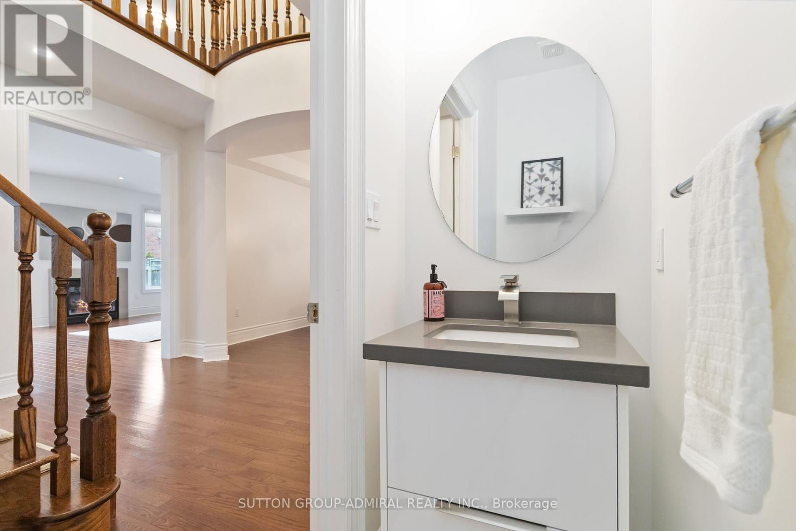 3301 Skipton Lane, Oakville, Ontario  L6M 0K2 - Photo 16 - W12462333