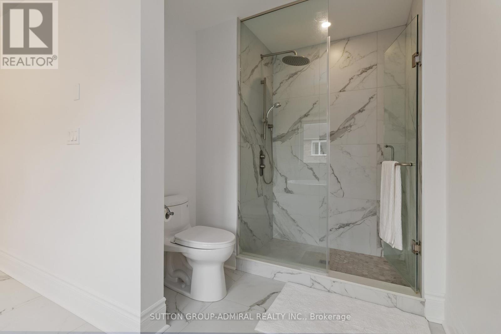 3301 Skipton Lane, Oakville, Ontario  L6M 0K2 - Photo 17 - W12462333