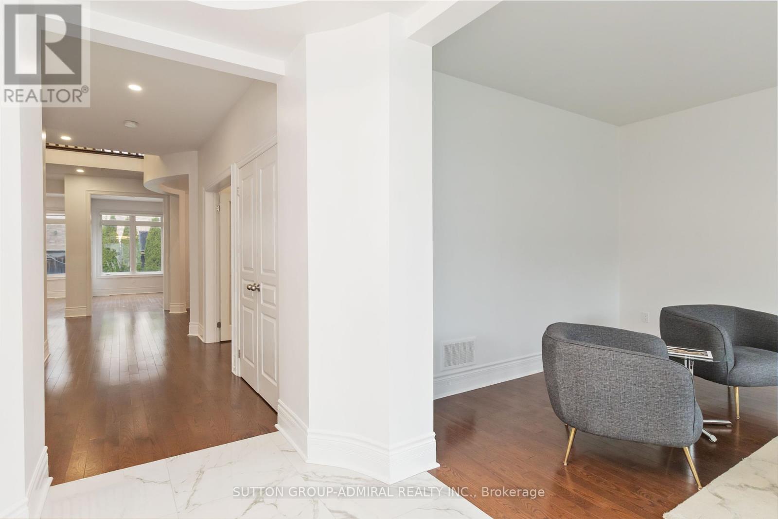 3301 Skipton Lane, Oakville, Ontario  L6M 0K2 - Photo 18 - W12462333