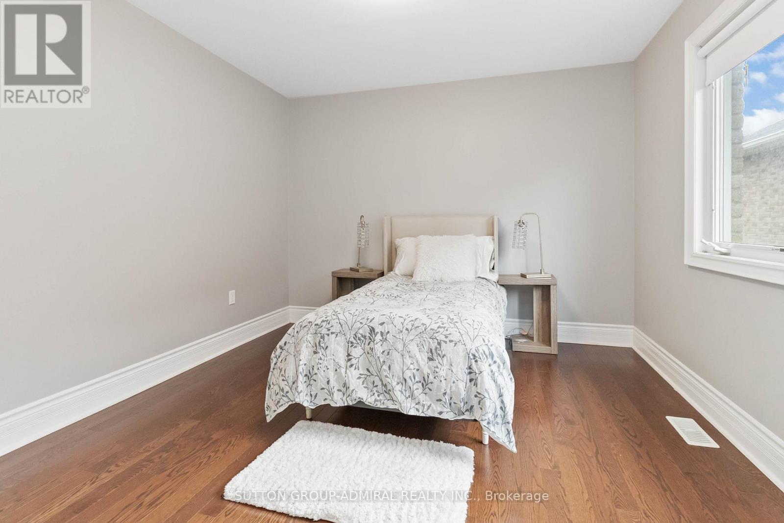 3301 Skipton Lane, Oakville, Ontario  L6M 0K2 - Photo 32 - W12462333