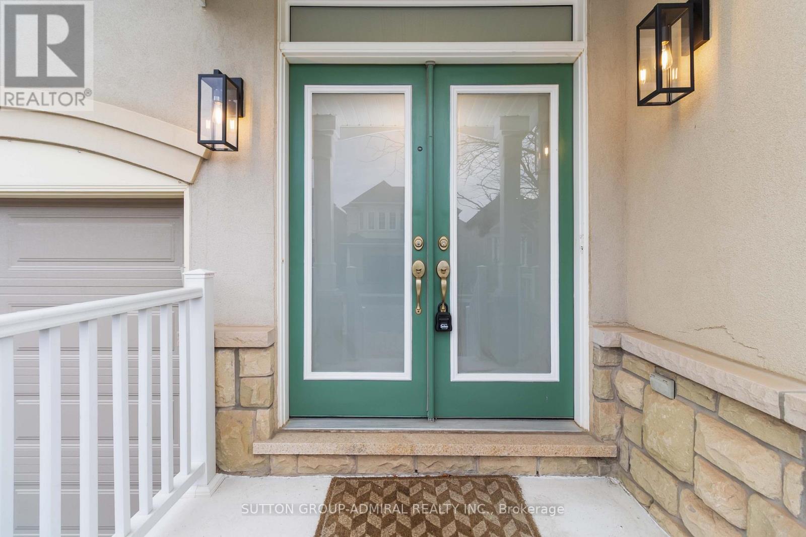3301 Skipton Lane, Oakville, Ontario  L6M 0K2 - Photo 5 - W12462333