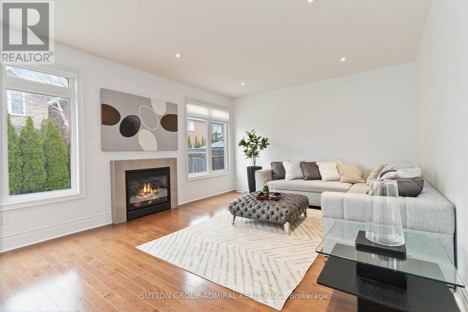 3301 Skipton Lane, Oakville, Ontario  L6M 0K2 - Photo 8 - W12462333