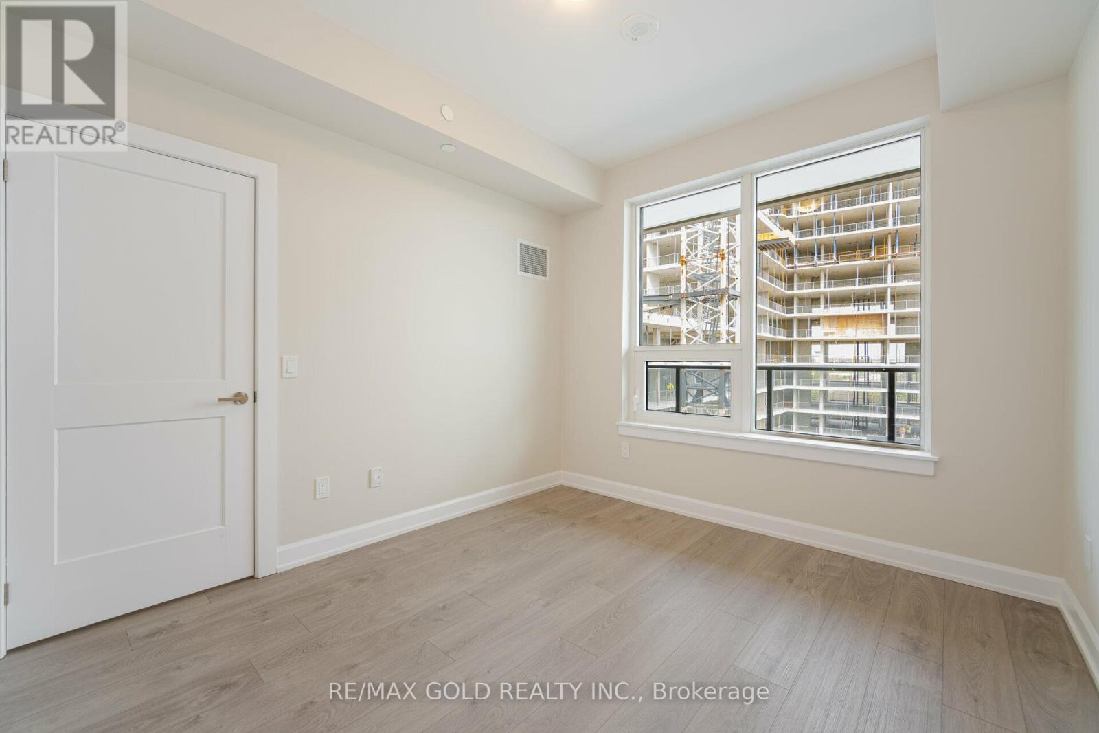817 - 3220 William Coltson Avenue E, Oakville, Ontario  L6H 7X9 - Photo 16 - W12462336