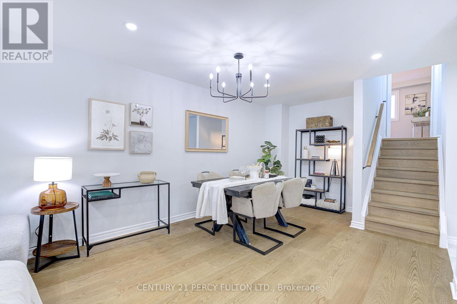 7146 Harwick Drive, Mississauga, Ontario  L4T 3A4 - Photo 6 - W12462348