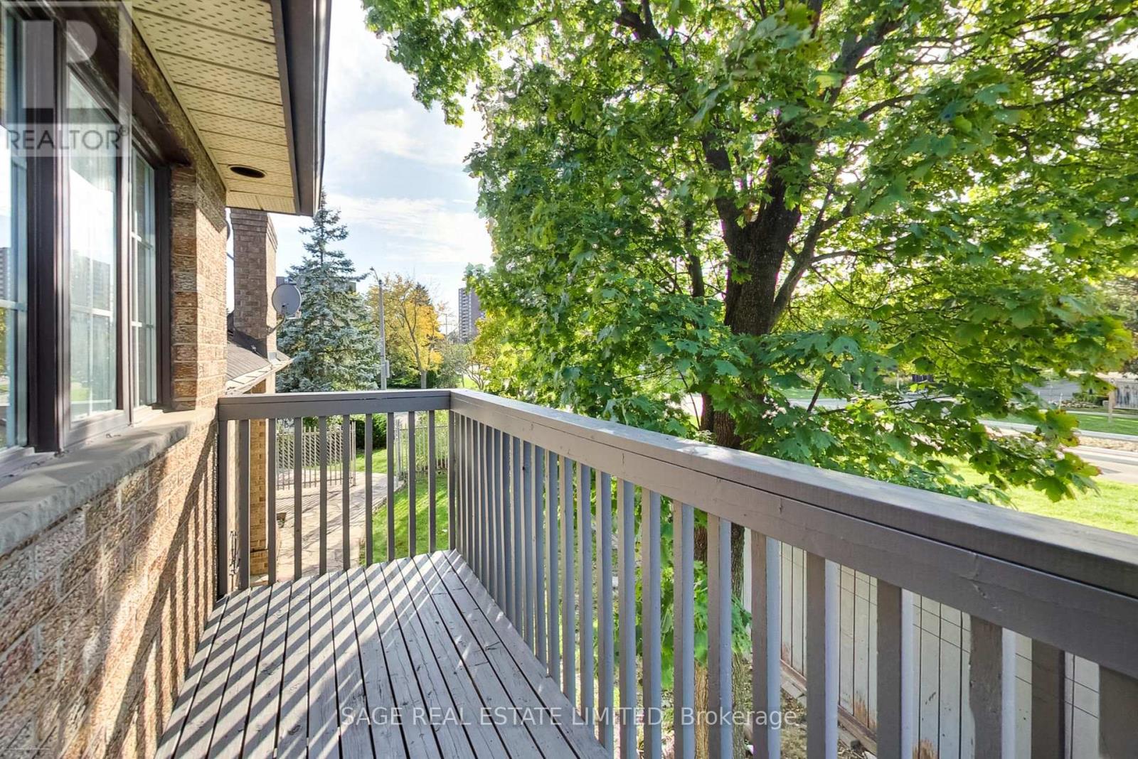 4143 Tapestry Trail, Mississauga, Ontario  L4W 4E4 - Photo 28 - W12462373